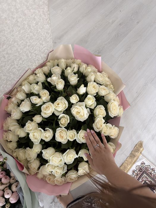 Цветы,101роза белые  свежие