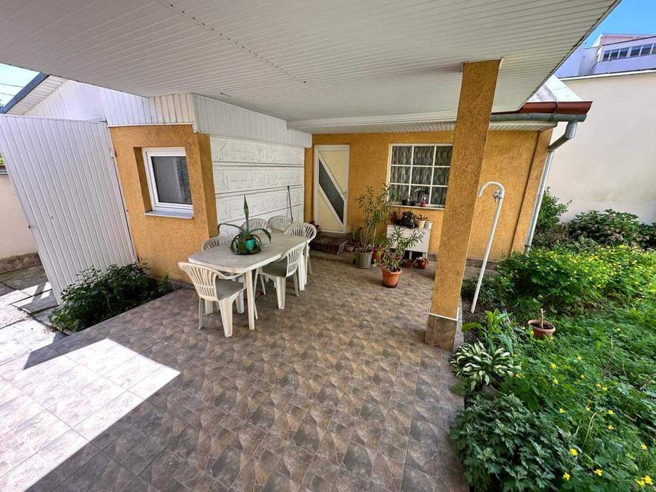 Vand sau schimb Casa P+Et+M -zona Piata Mare Str Bujorului