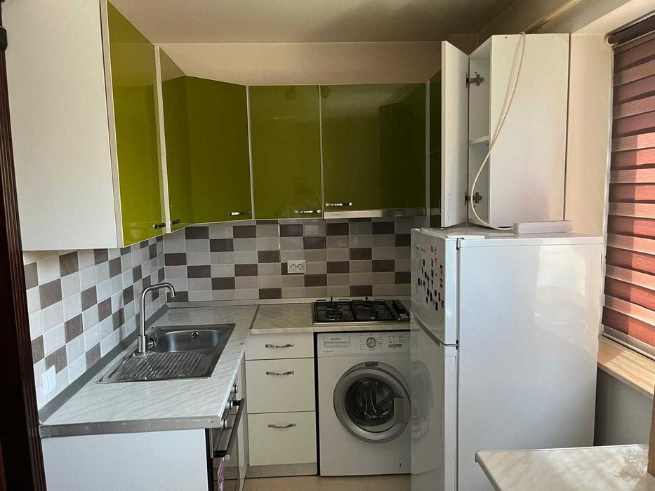 apartament de inchiriat doua camere decomandat_Iasi zona centrala (Palas)