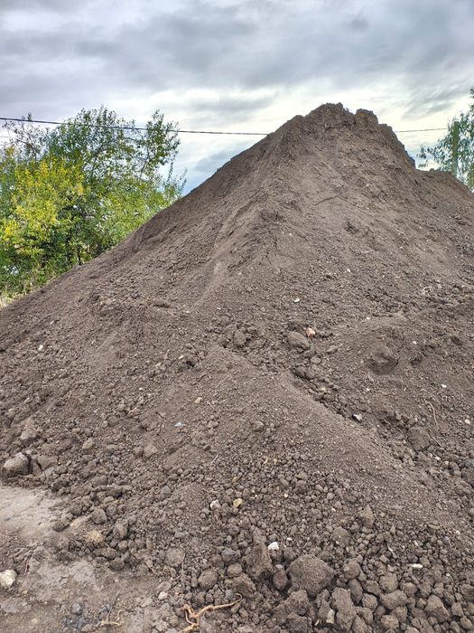 Transport marfa, sort, nisip, pietriș, pământ, moloz.