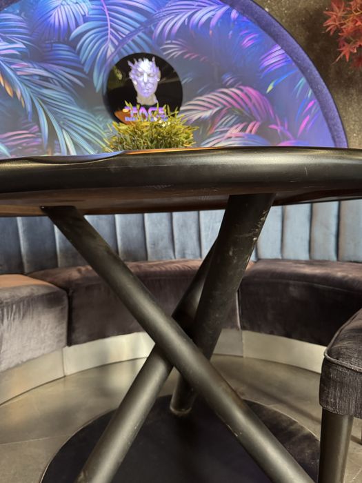 Столове и маси (външна и вътрешна употреба)