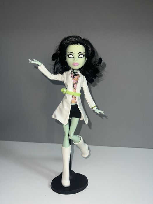 Продам куклц монстер хай. Скара скримс