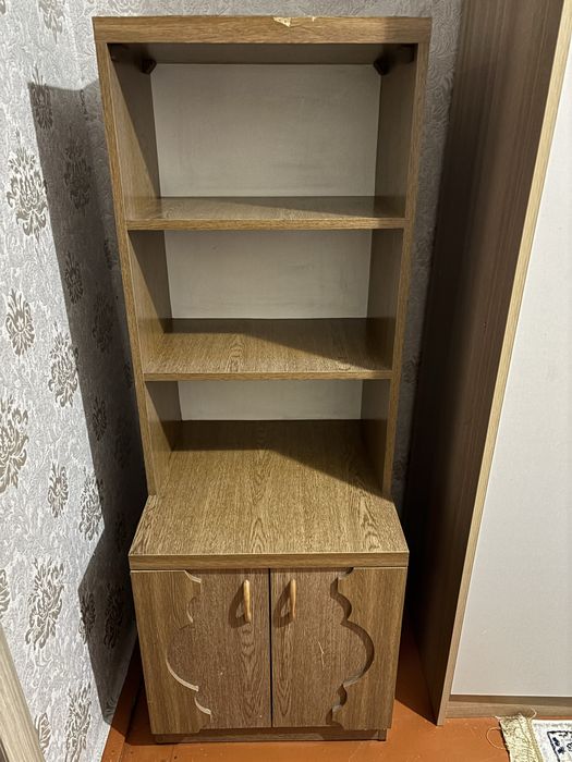 Шкафчик для комнаты