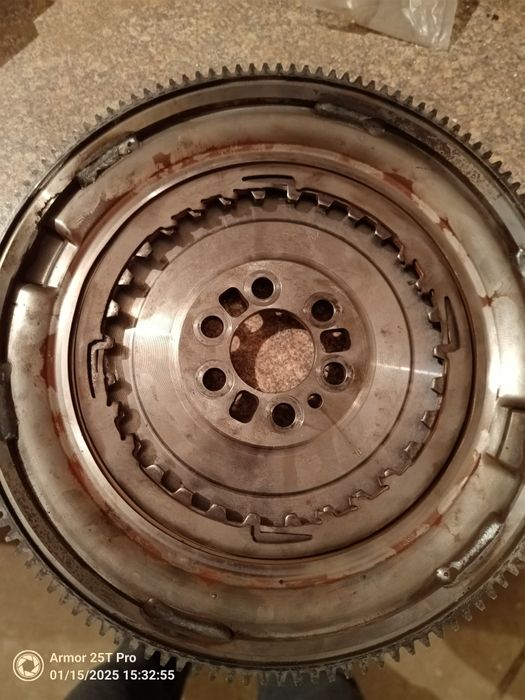 Демпферен  маховик