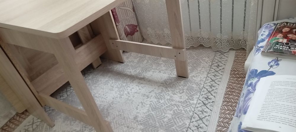 Продам стол книжка