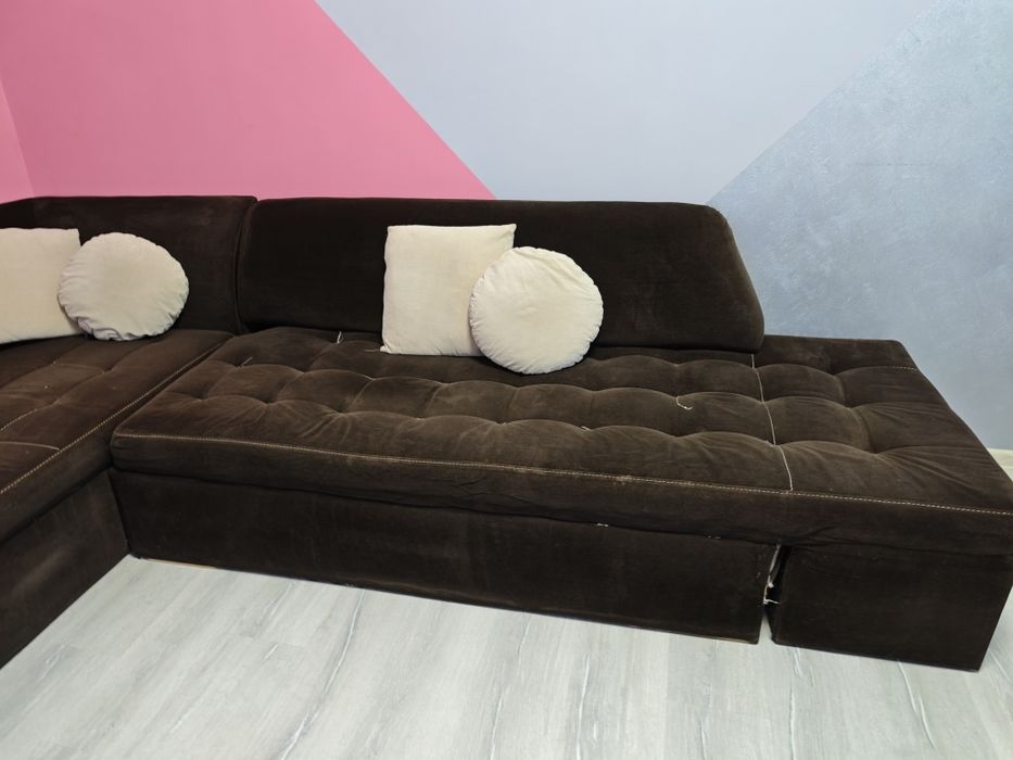 Ъглов диван с функция за сън