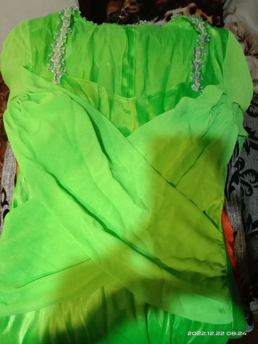 Продам женские платья