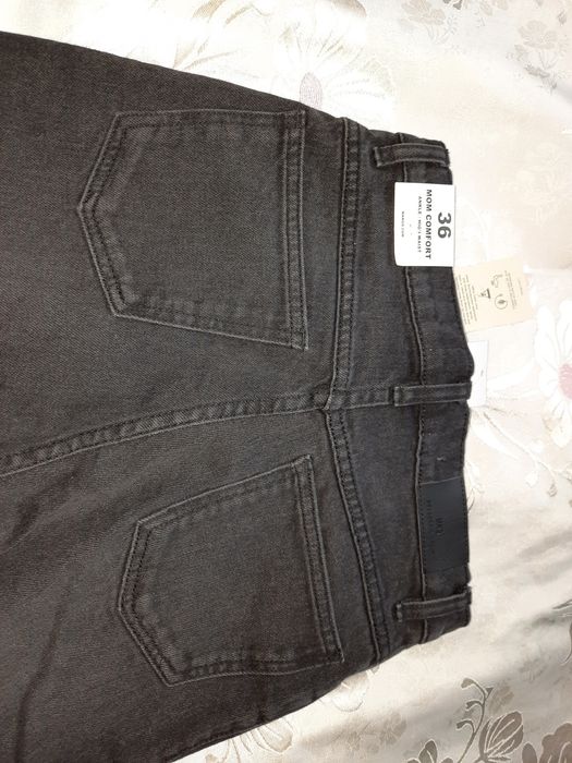 Продам женские джинсы Mango