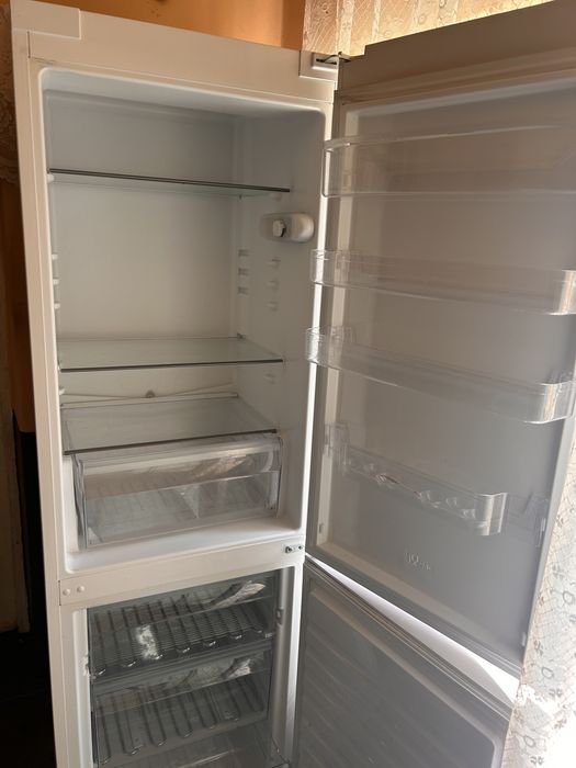 Frigider Bauknecht mici defecte,
