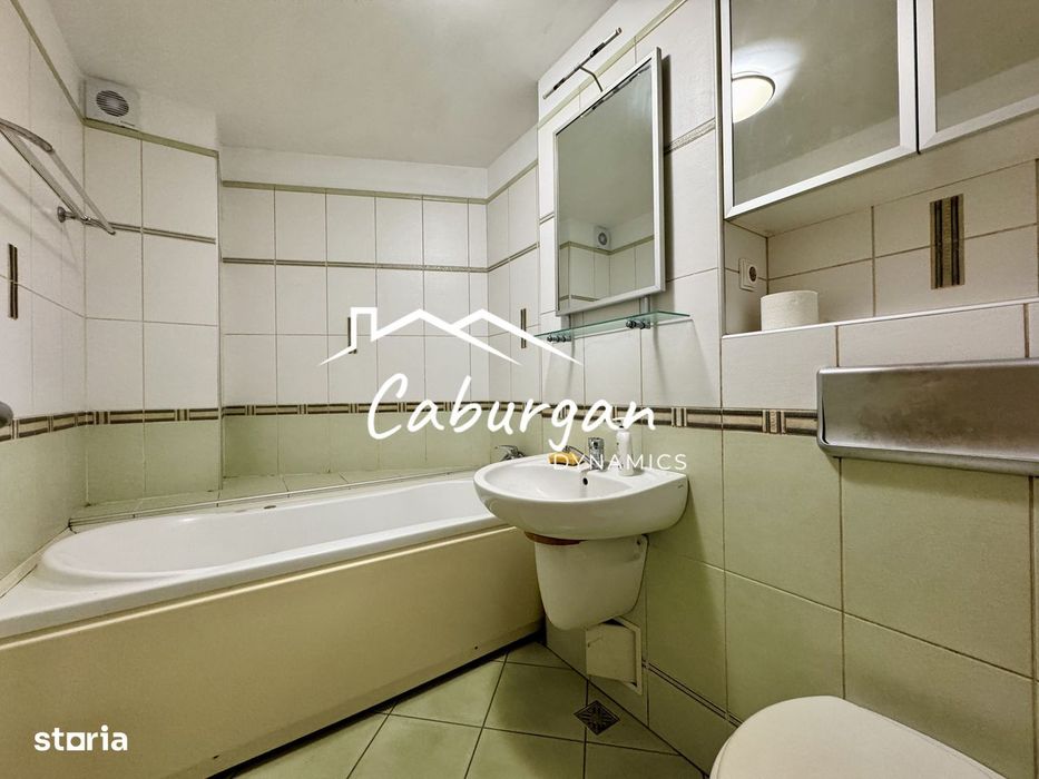 Apartament cu 3 camere, 80mp utili + balcoane, etaj 1/4, lift, Centru
