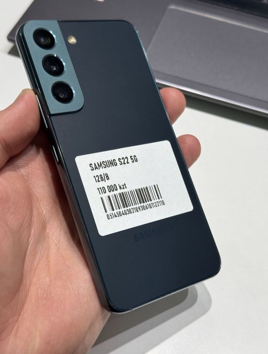 Samsung s22.  128gb