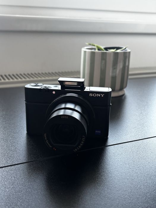 Sony RX100 IV în stare impecabilă, ca nouă