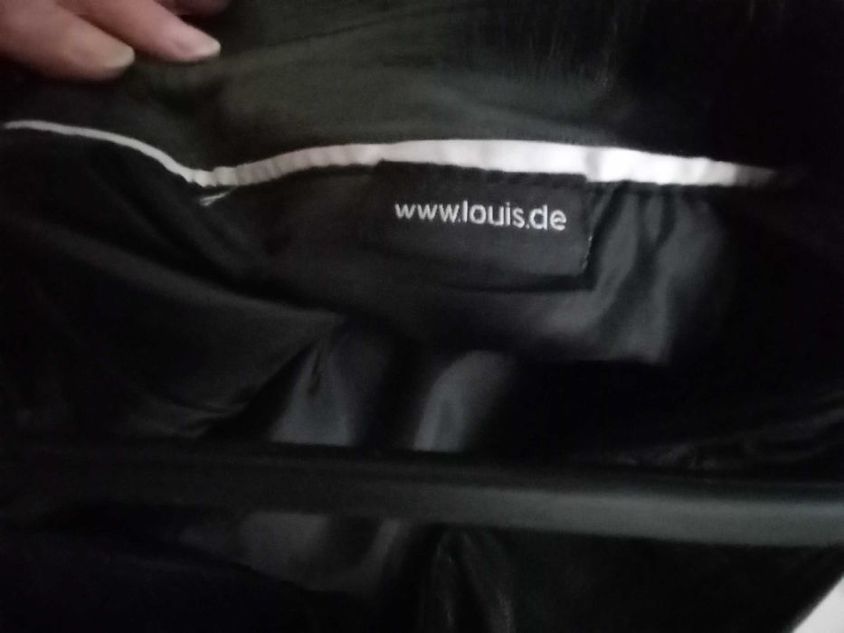 Кожени дамски панталони от фина кожа. подходящи за рокерки