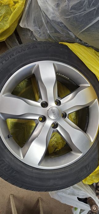 Комплект оригинални джанти Jeep 20" с летни и зимни гуми на