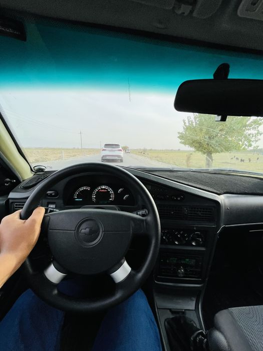 Moshina 1.5 Gibrid probeg 2 krukdan oshgan yili 2014metan gazi bor