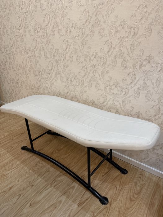Продам кушетку для салона красоты