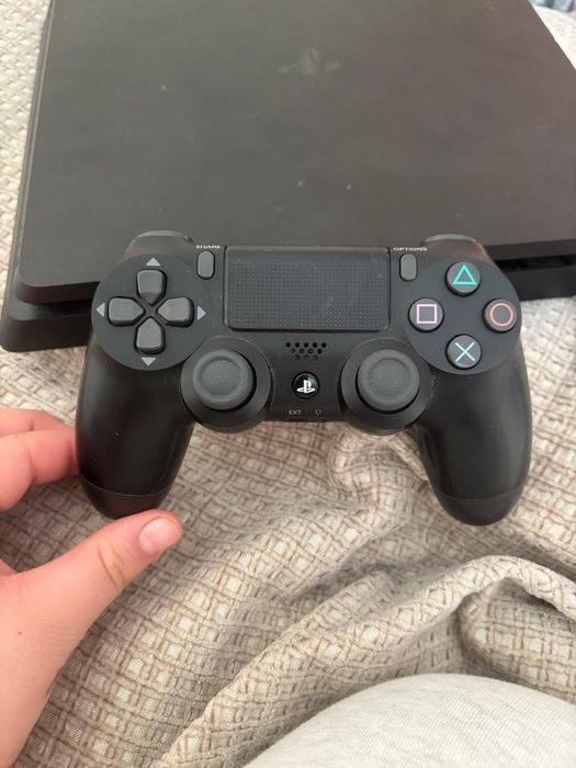 Playstation 4 продам