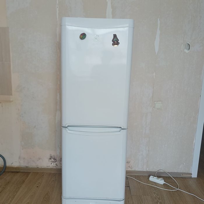 холодильник indesit