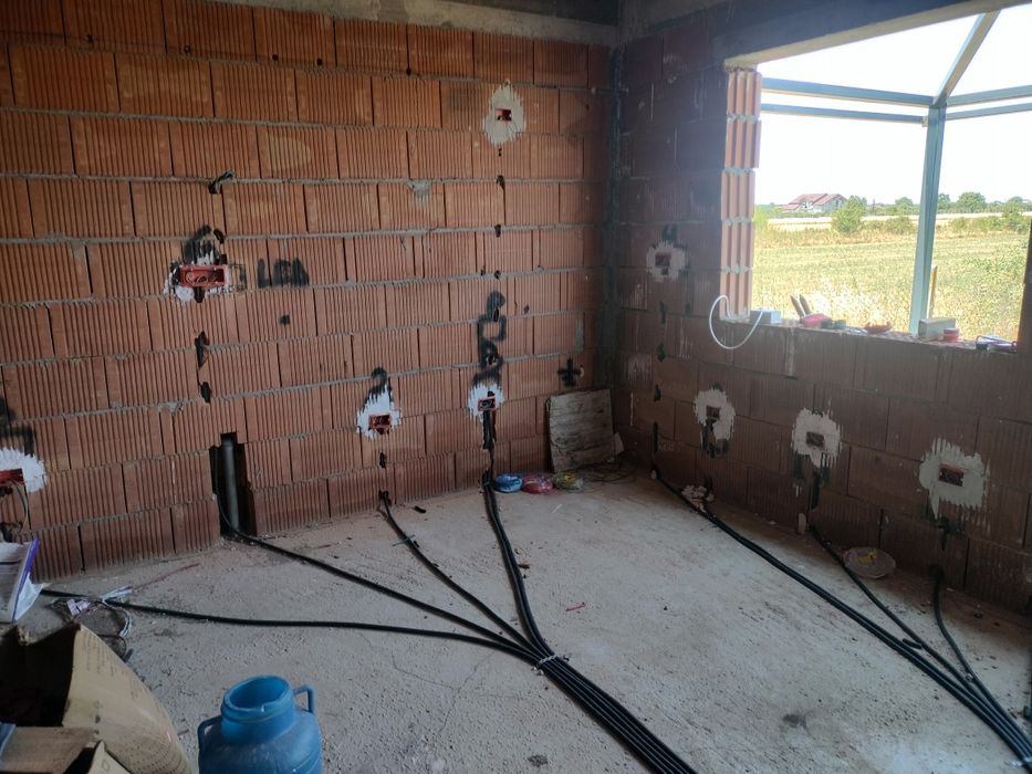 Electrician,execut instalații electrice