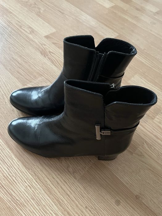 Женские демисезонные ботинки