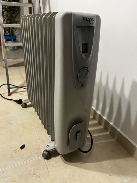 Radiator cu ulei cu 12 Elemente 2500W Tesy