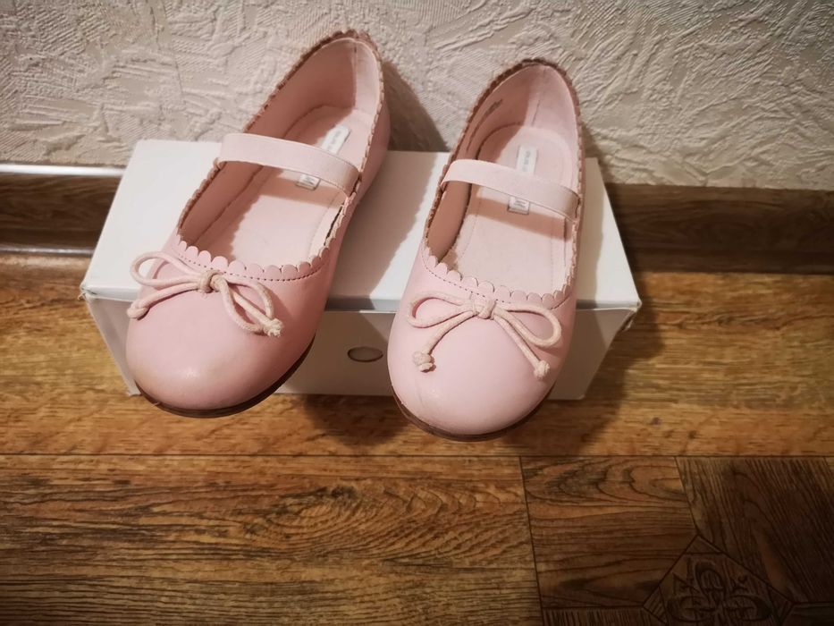 Туфельки кожаные на 7 лет. Размер 30.