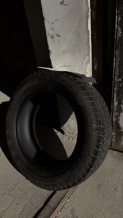 Зимняя резина 215 60 r17