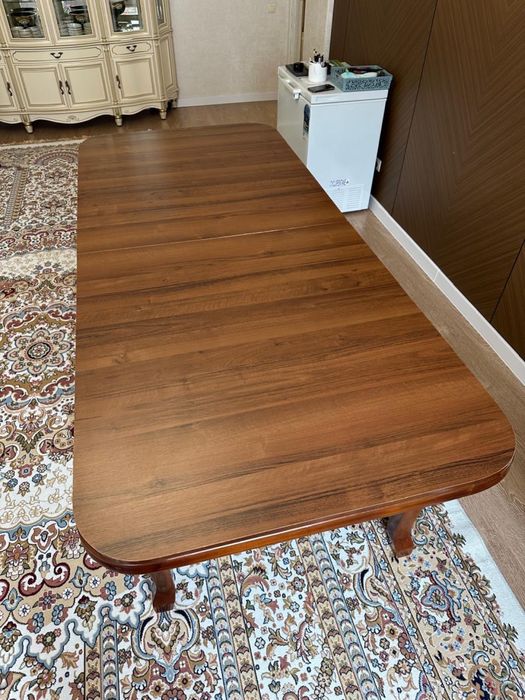 Стол в хорошем состоянии