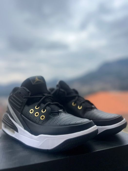 Jordan max aura 5