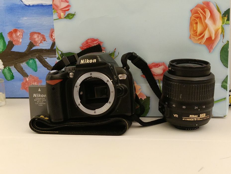 Зеркальный фотоаппарат Nikon D60 + 18-55mm VR | Полный комплект с сумк
