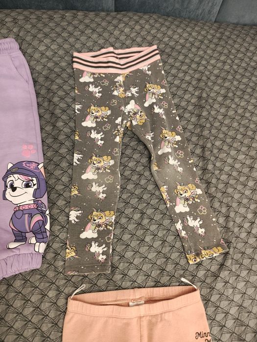 Vând lot pantalonași pt fetițe , Nr 104