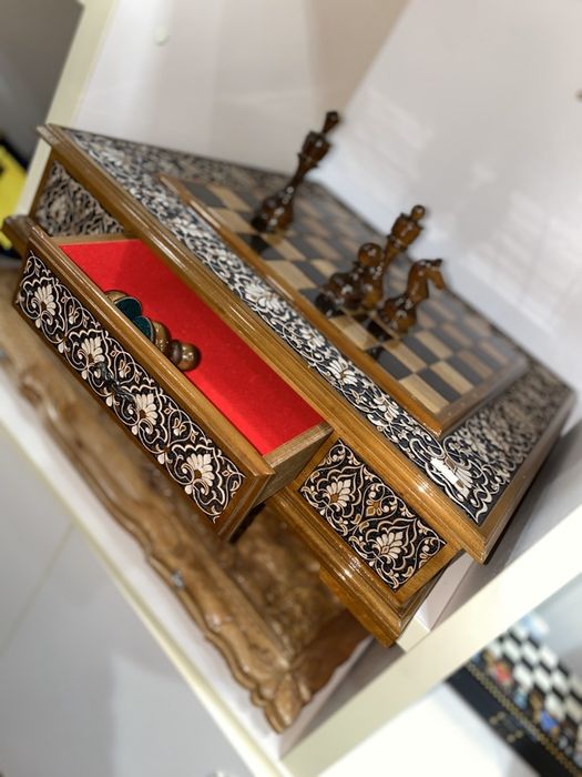 Продаётся шахматы / Shaxmat / ручная резьба по дереву.