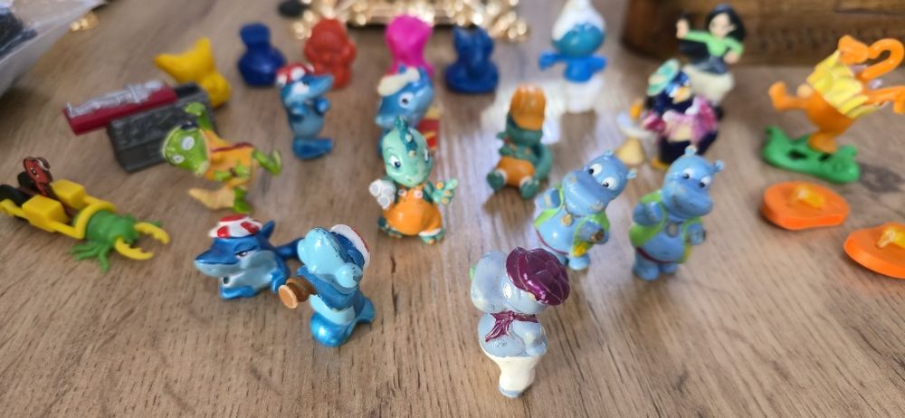 Игрушки Kinder Surprise