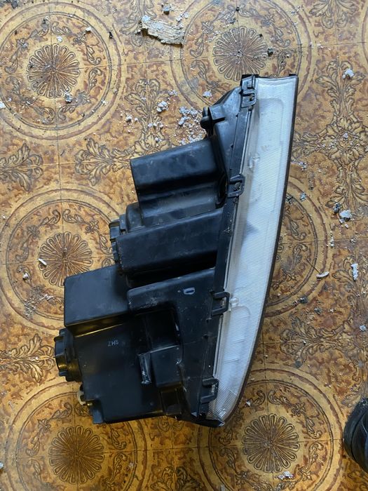 Продам фару лев кия соренто