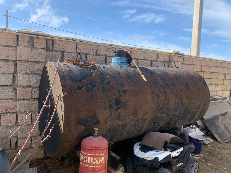 Емкость Бочка 4куб продается