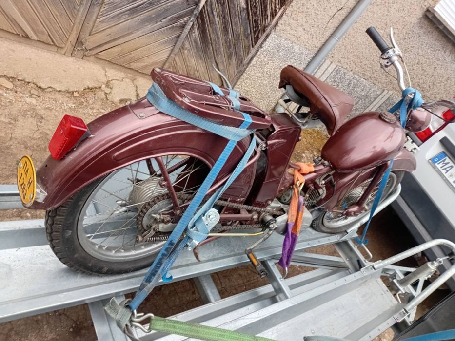 Продавам мотоциклети трактор и косачка