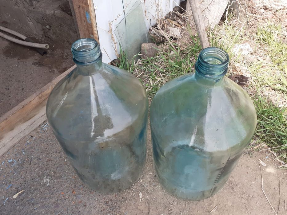Продам бутыли стеклянные