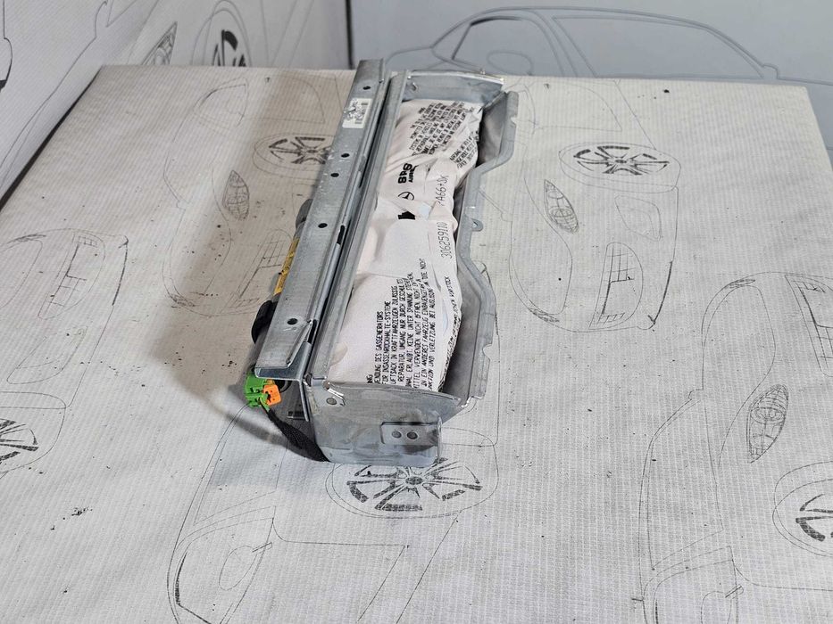 Airbag genunchi șofer Mercedes-Benz C-Class W204 2011 C 250 CDI 150kW Cod OEM: 306026999, A2048602002 (5E3)