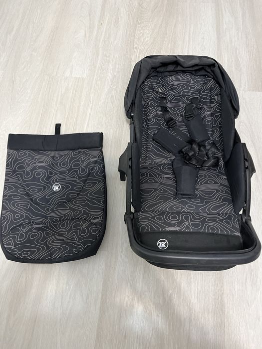 Продаю коляску 3 в 1. Автоколяска Teknum