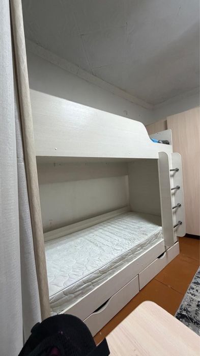 Продам двухъярусную кровать