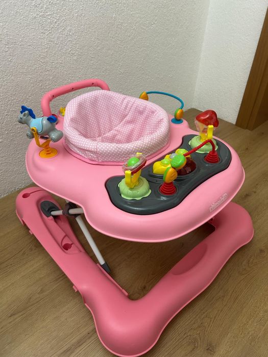 Бебешка проходилка за момиче