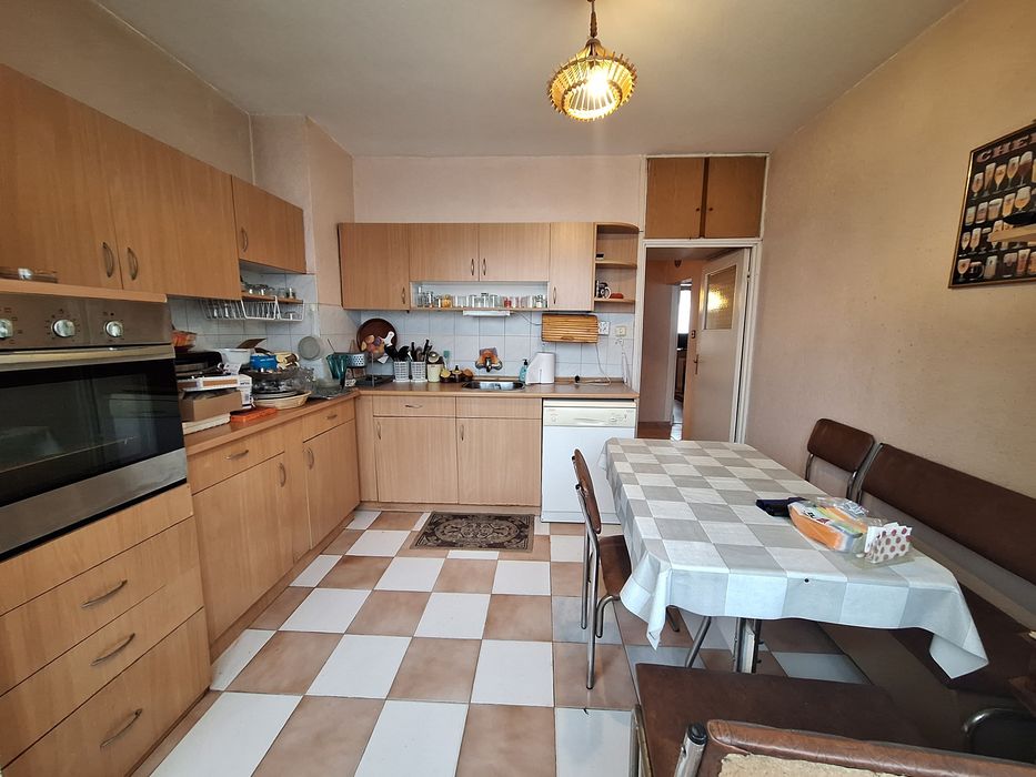 Дава се под наем Тристаен апартамент в София, Обеля 2 - 100 кв.м за 663 € - Снимка #14