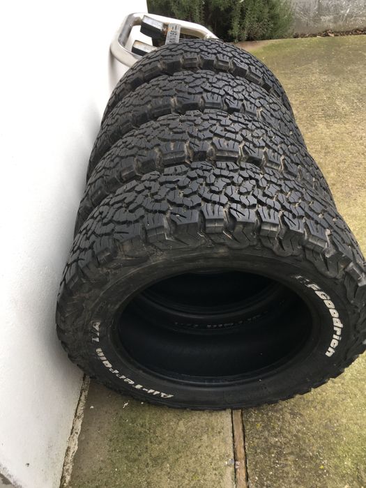 2 Set Anvelope AT 225/65/R17 BF GOODRICH + MS 235/60/R17 BRIDGESTONE