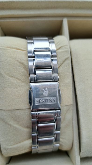 Ceas barbatesc  Festina