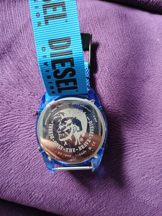 Vând ceas Diesel Crusher