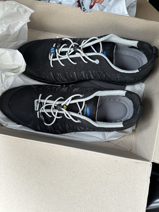 Работни обувки чисто нови 4 чифта !