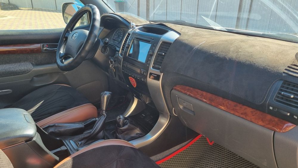 Продаётся Toyota Land Cruiser