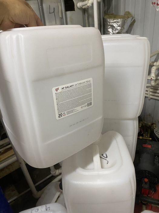 Продам пластиковые канистры