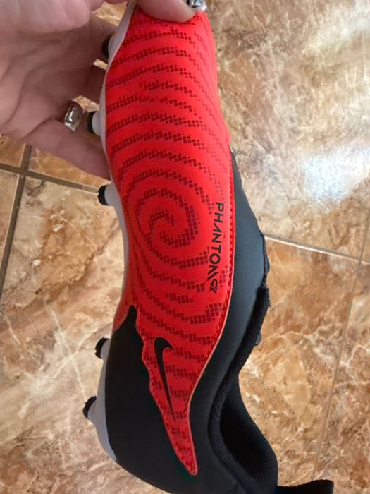 Много запазени Бутонки Nike Phantom