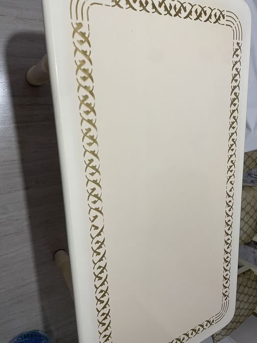 Стол обеденный качественный